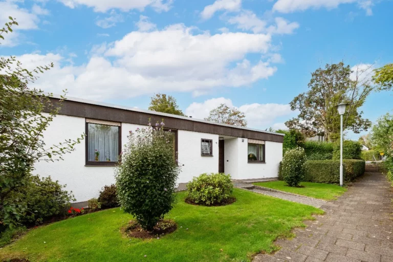 Freistehender Bungalow mit ca. 106 m² Wohnfläche auf 582 m² Grundstück