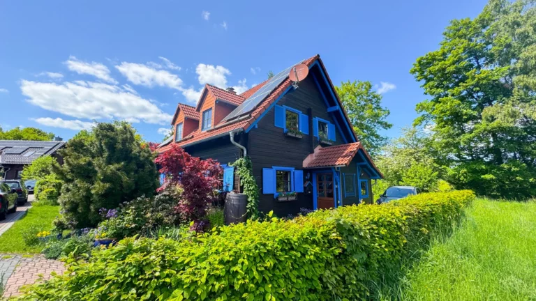 *RESERVIERT* Ländliche Ruhe, stadtnah genießen. Schickes Blockhaus mit Garten in Feldrandlage!