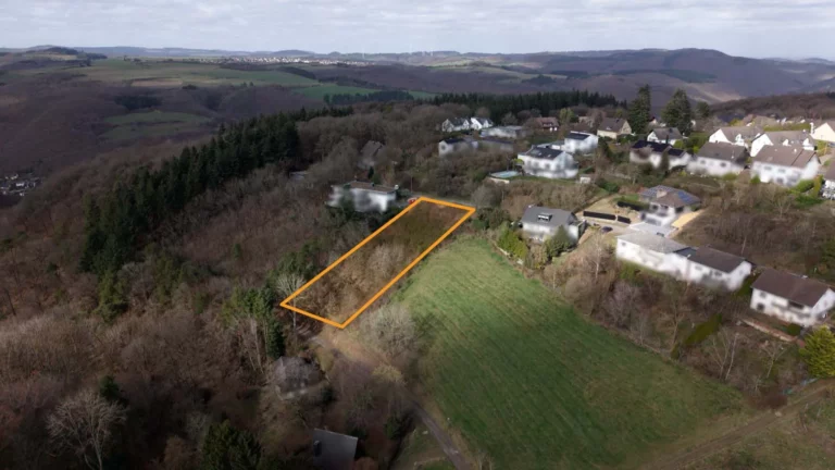 Naturnahes Baugrundstück in Mayen-Kürrenberg in ruhiger Ortsrandlage mit Blick ins Grüne