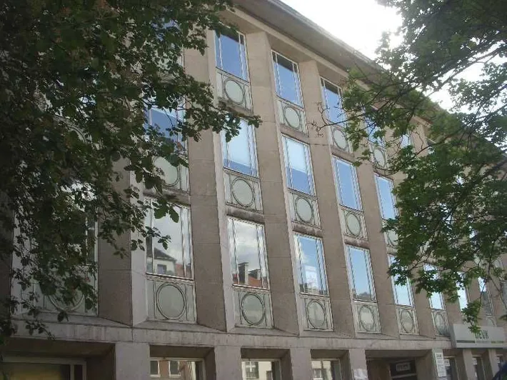 Provisionsfrei! ca. 344 m² Bürofläche (teilbar ab 172m²) mit Garage und Stellplatz zu vermieten !