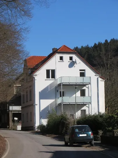 Landschaftlich schön wohnen – mit großzügigem Balkon und Garten !