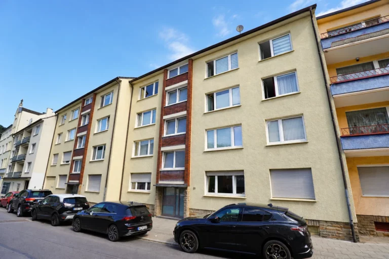 Schöne ca. 56m²  große 2-Zimmer-Wohnung mit Balkon in gepflegtem Mehrfamilienhaus