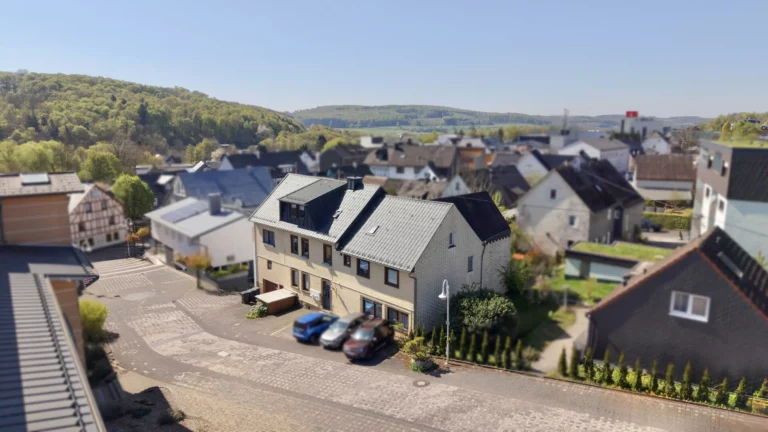 *RESERVIERT* Gepflegtes Mehrfamilienhaus mit 8 Einheiten – Im Zentrum von Bad Marienberg!