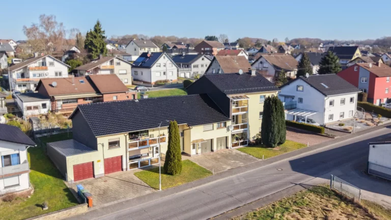 TOP-ANGEBOT – 6 Parteienhaus mit 6 Garagen in zentraler, ruhiger Lage von Asbach zu verkaufen!