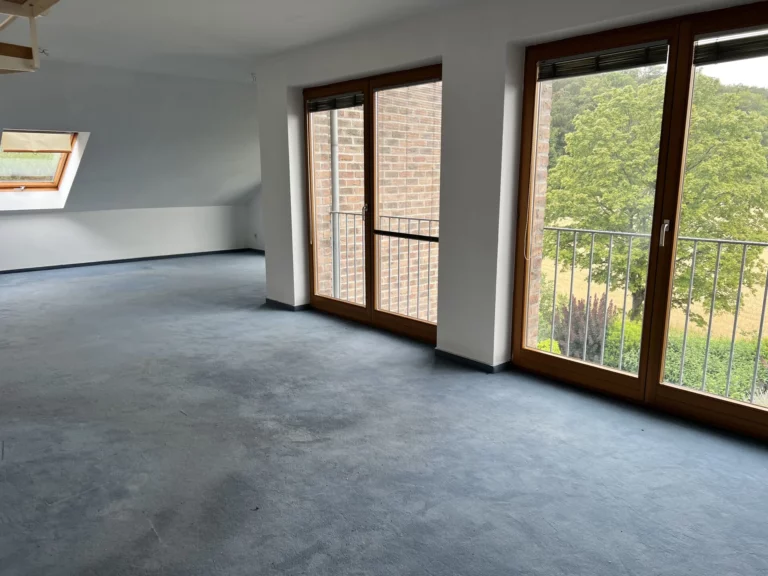 Helle 3-Zimmer-Maisonette mit Dachterrasse in Königswinter-Heisterbacherrott