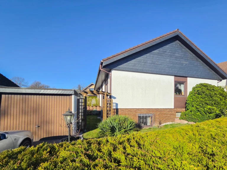 *RESERVIERT* Charmantes Zuhause mit Garten, Terrasse und Garage – ideal für Paare, die kleine Familie und Pendler!