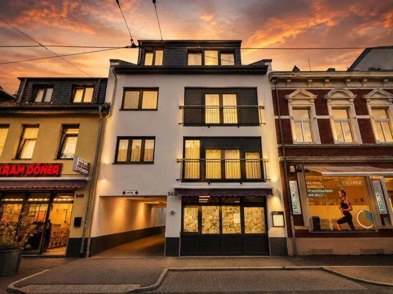 STILVOLLE GEWERBEEINHEIT FÜR CAFÉ ODER GASTRONOMIEKONZEPT MIT BESONDEREM AMBIENTE ZU MIETEN!