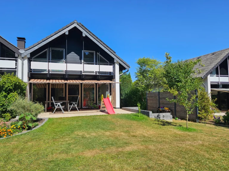 Hochwertig modernisierte Doppelhaushälfte, gute Ausstattung, Garten und Garage in Birlinghoven