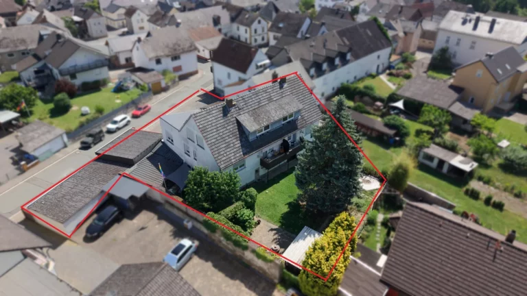 Vollvermietetes 6 Parteienhaus mit zusätzlicher Gewerbeeinheit und Stellplätzen bei Weilburg!